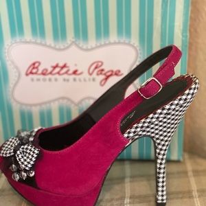 Bettie Page shoes by Ellie